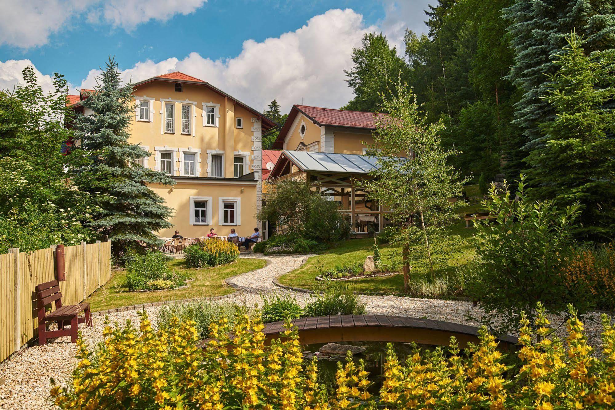 Boutique Hotel Swisshouse Mariánské Lázně Kültér fotó